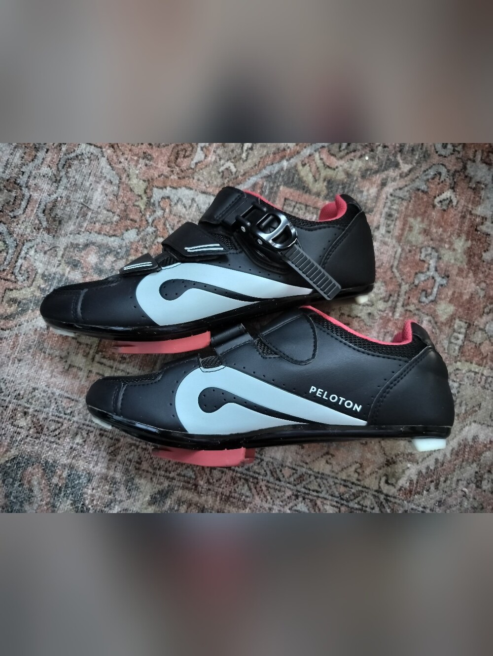 EUC Peloton Black With White And Red Cycling Shoes - Size 40 (~7.5/9) - Picture 3 of 8